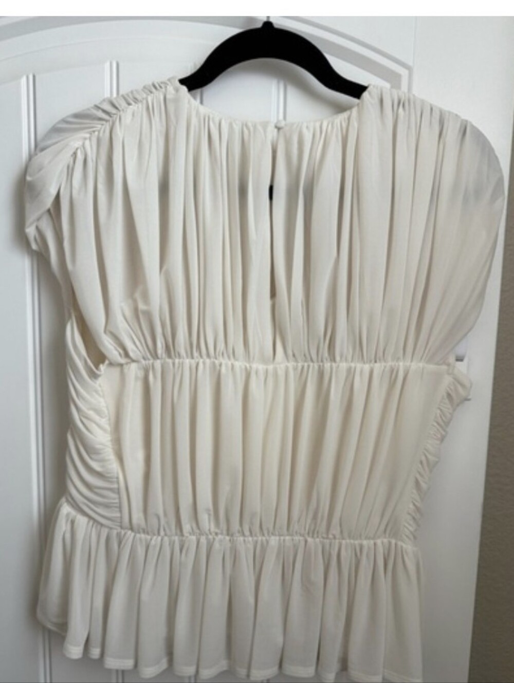 Express Ruched Top - Picture 3 of 4